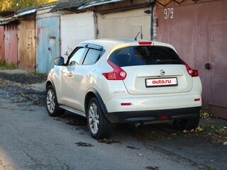 2011 Nissan Juke I, белый, 850000 рублей, вид 3
