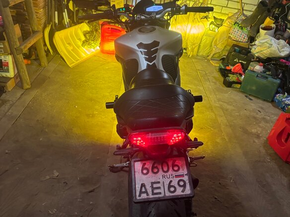 2015 Yamaha MT-09 (FZ-09), серебристый, 800000 рублей - вид 5