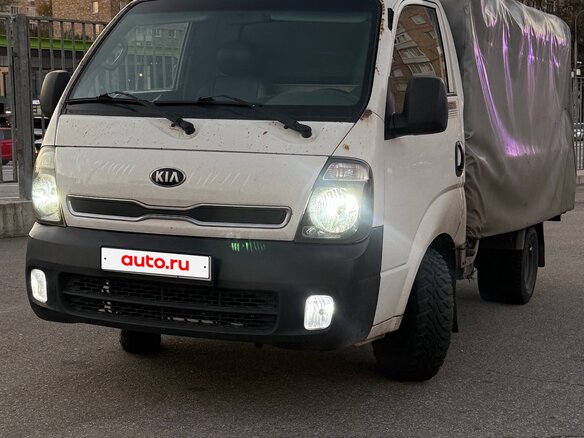 2013 Kia Bongo, белый, 850000 рублей - вид 2