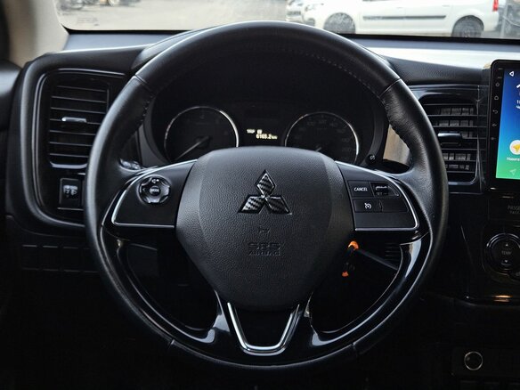 2017 Mitsubishi Outlander III Рестайлинг 2, чёрный, 1689000 рублей - вид 12