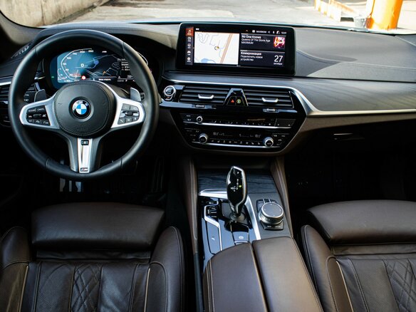 2020 BMW 5 серии 530d xDrive VII (G30/G31/G38) Рестайлинг, серый, 6890000 рублей - вид 11
