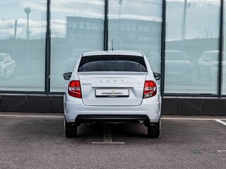 2026 Lada (ВАЗ) Granta I Рестайлинг, белый, 840000 рублей, вид 4
