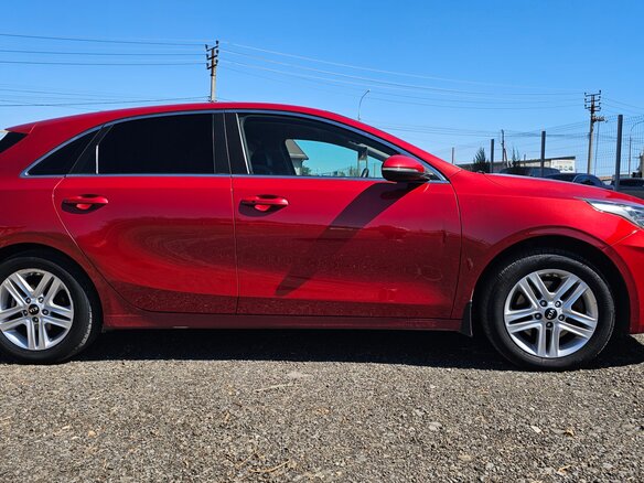 2019 Kia Ceed III, красный, 1300000 рублей - вид 3