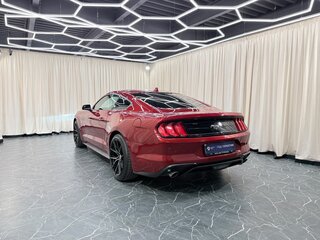2020 Ford Mustang VI Рестайлинг, красный, 3449900 рублей, вид 4