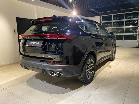 2026 Jetour X70+ I Рестайлинг, чёрный, 3399000 рублей - вид 3
