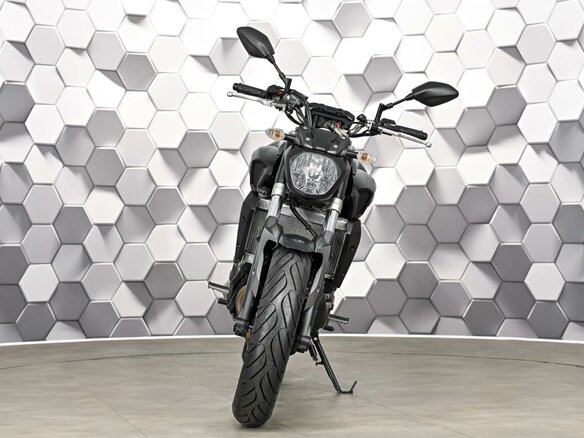 2015 Yamaha MT-07 (FZ-07), серый, 695000 рублей - вид 4