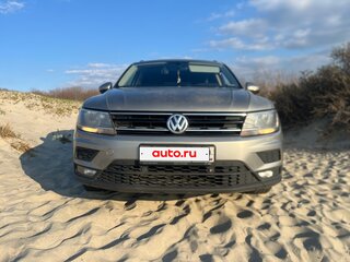 2017 Volkswagen Tiguan II, серебристый, 2120000 рублей, вид 4