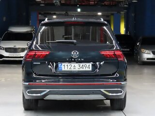 2022 Volkswagen Tiguan Allspace II Рестайлинг, белый, 2100000 рублей, вид 4