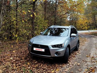 2010 Mitsubishi Outlander II Рестайлинг, серебристый, 1000000 рублей, вид 1