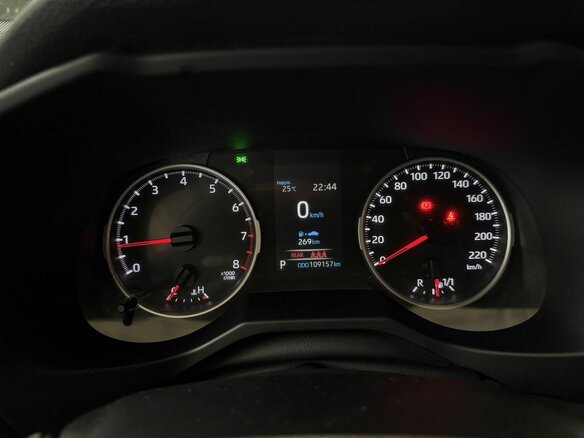2021 Toyota RAV4 V (XA50), чёрный, 3188000 рублей - вид 10