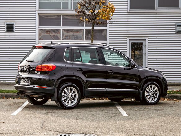 2014 Volkswagen Tiguan I Рестайлинг, чёрный, 1095000 рублей - вид 5