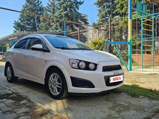 2013 Chevrolet Aveo II, белый, 780000 рублей, вид 1