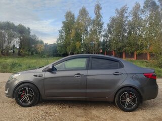 2012 Kia Rio 5-speed III, серый, 820000 рублей, вид 3