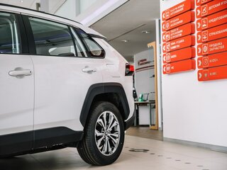 2025 Toyota RAV4 V (XA50), белый, 5290000 рублей, вид 5