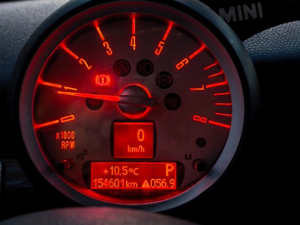 2008 Mini Hatch Cooper II (R56), красный, 720000 рублей - вид 15