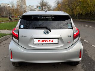 2017 Toyota Aqua I Рестайлинг 2, серый, 1250000 рублей, вид 5