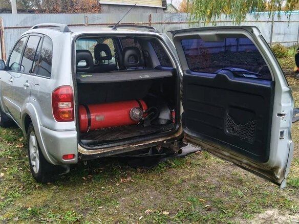 2004 Toyota RAV4 II (XA20) Рестайлинг, серебристый, 777000 рублей - вид 9