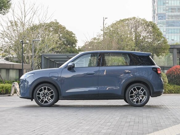 2026 Leapmotor A10 39.8 kWh, голубой, 1575055 рублей - вид 6
