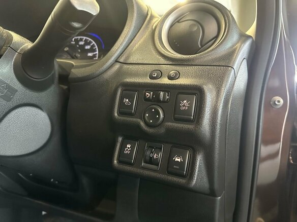 2016 Nissan Note e-Power II Рестайлинг, коричневый - вид 17