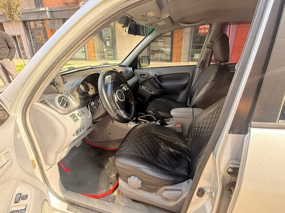 2000 Toyota RAV4 II (XA20), серебристый, 750000 рублей - вид 8