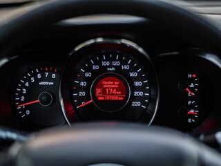 2014 Kia Rio 6-speed III, коричневый, 480000 рублей, вид 5