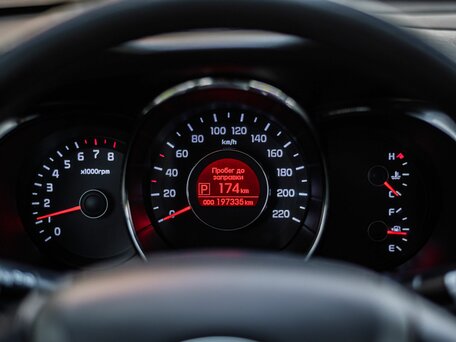 2014 Kia Rio 6-speed III, коричневый, 480000 рублей, вид 5