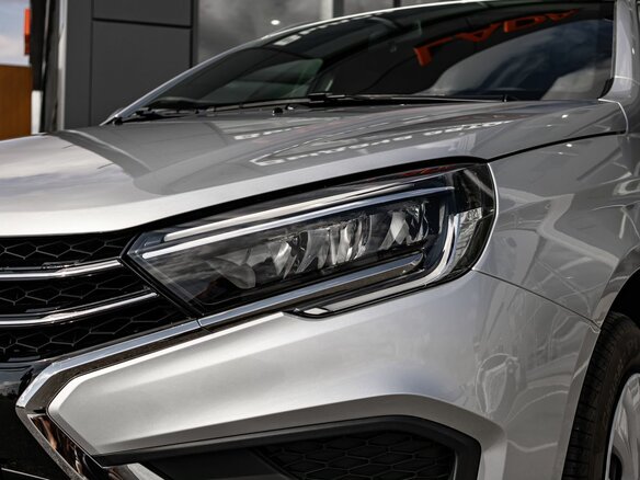 2026 Lada (ВАЗ) Vesta SW I Рестайлинг (NG), серебристый, 1935000 рублей - вид 8