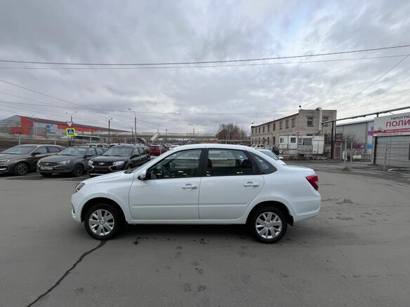 2026 Lada (ВАЗ) Granta I Рестайлинг, белый, 1101000 рублей - вид 14