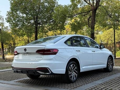 2023 Volkswagen Lavida III Рестайлинг, белый, 1515000 рублей, вид 3
