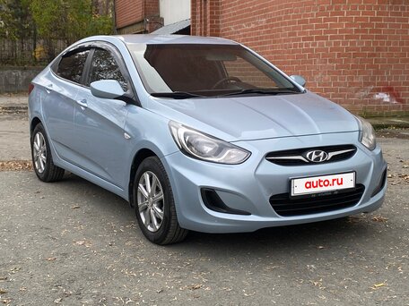 2012 Hyundai Solaris I, серебристый, 790000 рублей, вид 2