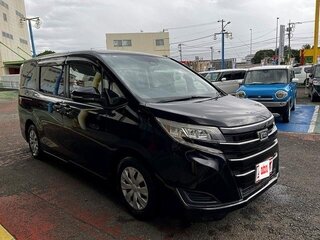 2018 Toyota Noah III (R80) Рестайлинг, чёрный, 1860004 рублей, вид 1