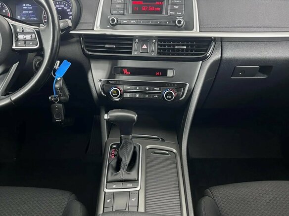 2018 Kia Optima IV Рестайлинг, синий, 1486000 рублей - вид 18