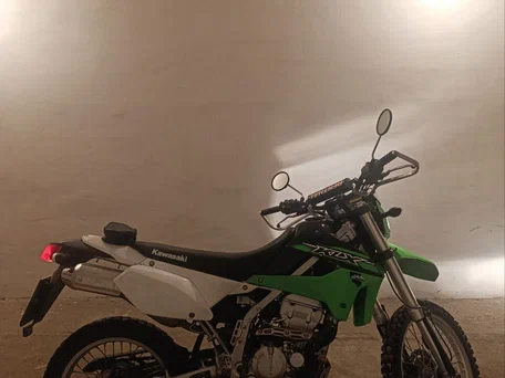 2015 Kawasaki KLX 250, зелёный, 360000 рублей, вид 1