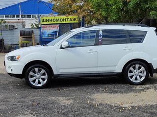 2012 Mitsubishi Outlander II Рестайлинг, белый, 1150000 рублей, вид 5
