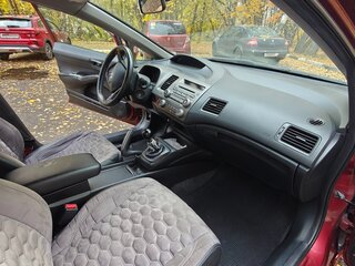 2010 Honda Civic VIII Рестайлинг, красный, 750000 рублей, вид 5