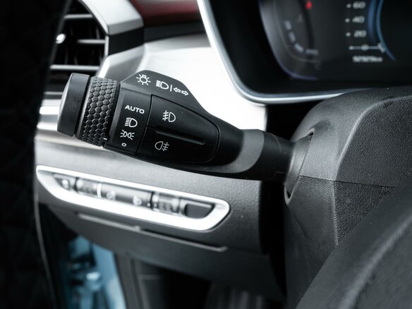 2023 Geely Coolray I, синий, 1727800 рублей - вид 17