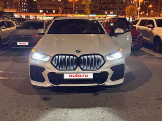 2021 BMW X6 40i III (G06), белый, 7800000 рублей, вид 4
