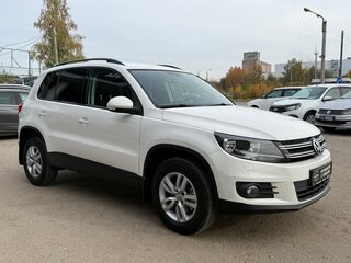 2011 Volkswagen Tiguan I Рестайлинг, белый, 1245000 рублей, вид 4
