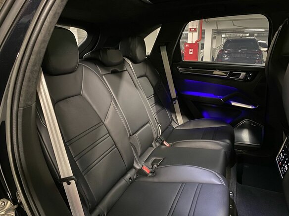 2021 Porsche Cayenne Turbo III, чёрный, 14790000 рублей - вид 19
