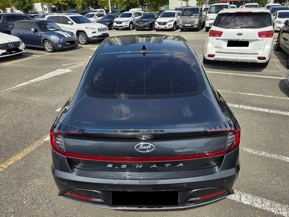 2022 Hyundai Sonata VIII (DN8), серый, 2100000 рублей - вид 5