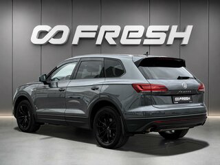 2018 Volkswagen Touareg III, серый, 3399000 рублей, вид 3