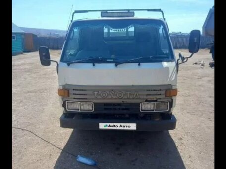 1993 Toyota Dyna, белый, 580000 рублей, вид 3