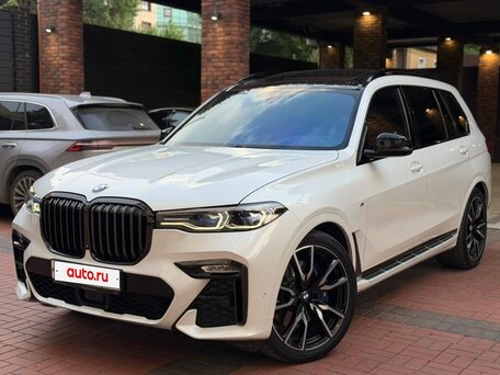 2021 BMW X7 30d I (G07), белый, вид 1