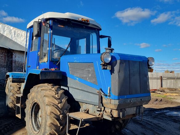 1984 ХТЗ Т-150К, синий, 1800000 рублей