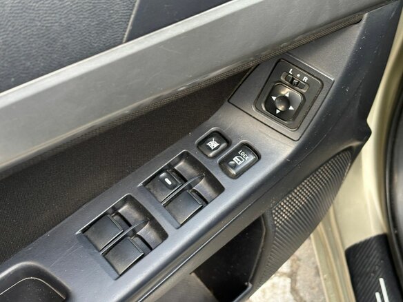 2007 Mitsubishi Lancer X, бежевый, 472000 рублей - вид 8