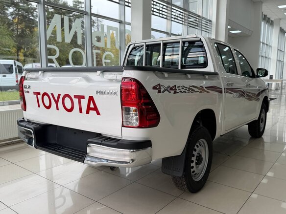 2026 Toyota Hilux VIII Рестайлинг 2, белый, 5900000 рублей - вид 4