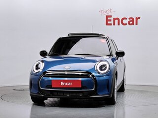 2022 Mini Hatch Cooper III (F55/F56) Рестайлинг 2, синий, 1840000 рублей, вид 2