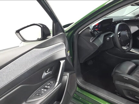 2023 Peugeot 308 III, зелёный, 2000000 рублей, вид 4