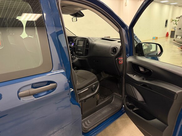 2018 Mercedes-Benz Vito 114 CDI L3 III (W447), синий, 2950000 рублей - вид 13