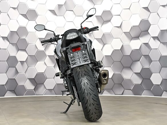 2022 Suzuki GSX-S 1000, серый, 1099000 рублей - вид 5